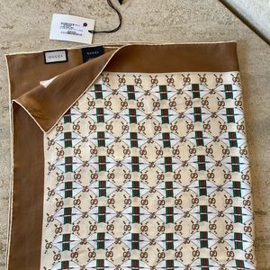 Gucci kisses silk scarf as worn by jlo new